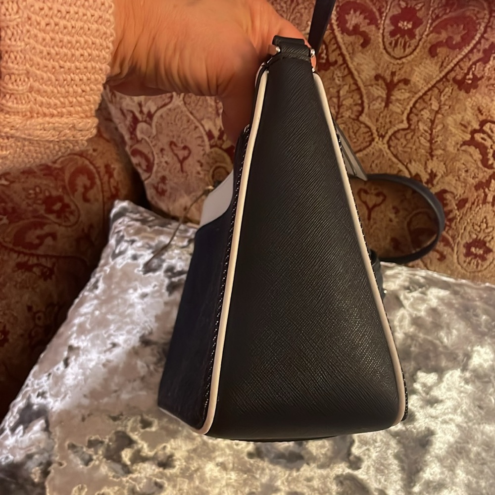 Kate Spade Crossbody - Picture 4 of 9